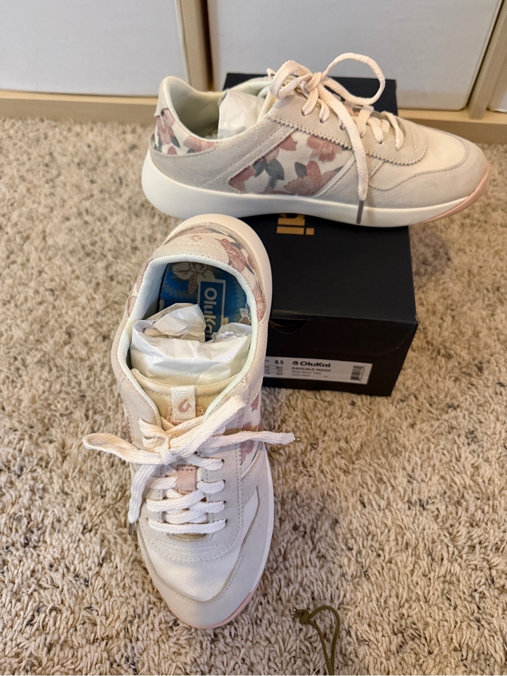 New in box - OluKai Women's KAULELE MESH Floral Lace-Up Sneakers